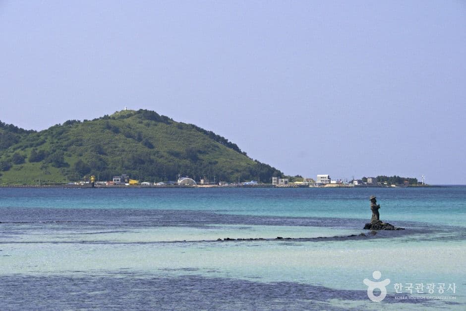 Sleep Like a Haenyeo: Geumneung Homestay