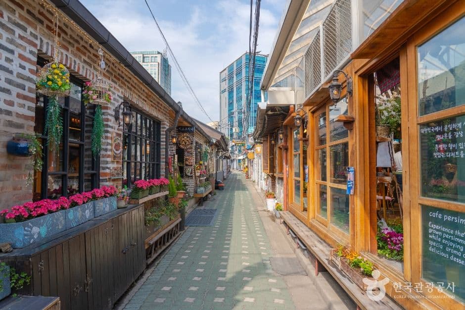 Ikseon-dong Hanok Alleys