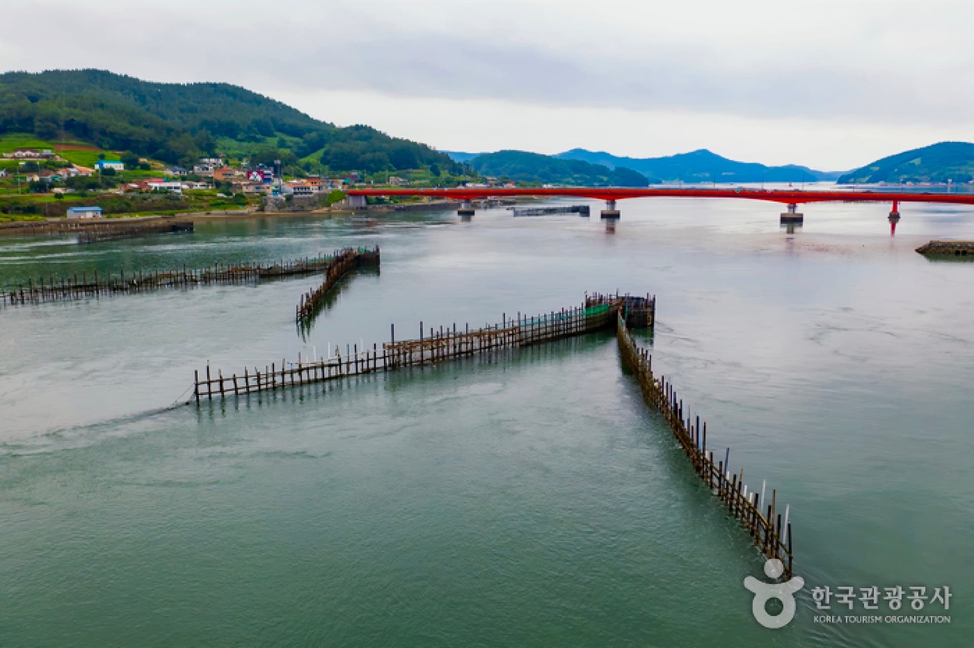 Fish with the Tide: Namhae's Bamboo Weirs